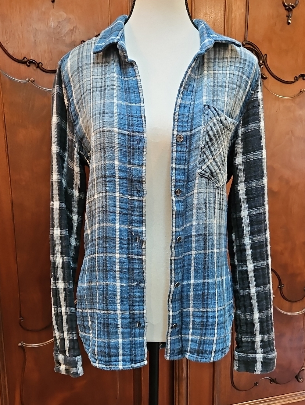 cloth & stone Distressed Blue Black and White Plaid Button-Front Shirt Size S